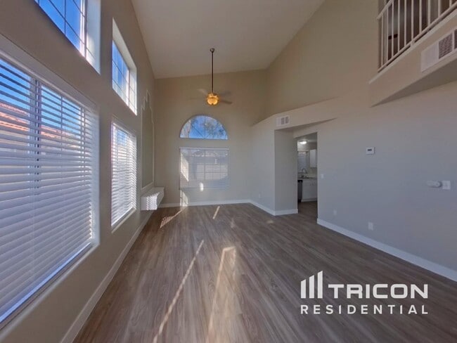 Foto del edificio - 1117 N Rainbow Meadows Dr