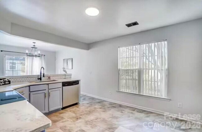 Foto del edificio - 2514 Caprock Ct