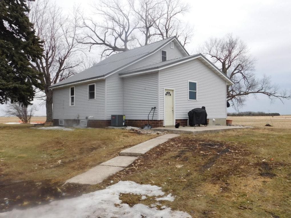 37331 Co Rd 17, Bird Island, MN 55310 House Rental in Bird Island, MN