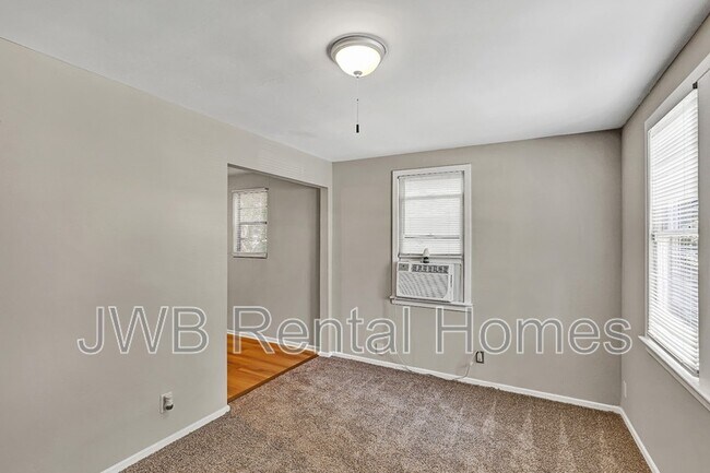Foto del edificio - 2387 2nd Ave