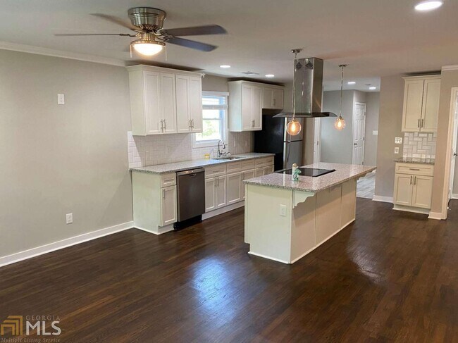 Building Photo - 239 Wynnwood Dr SW