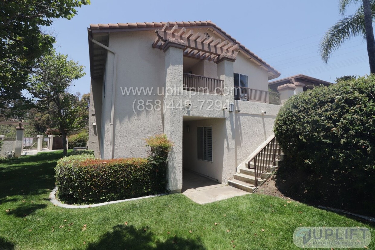 Primary Photo - 1 Bed, 1 Bath Condo Near Shopping and Dini...
