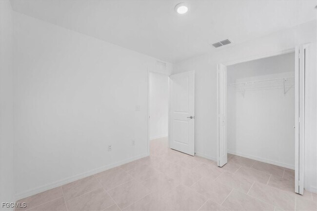 Building Photo - 2224 NW 23rd Terrace