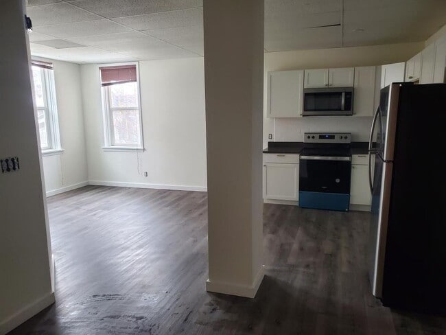 Interior Photo - Bridge Commons