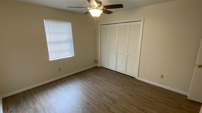 Foto del edificio - 2321 Jackson Bluff Rd