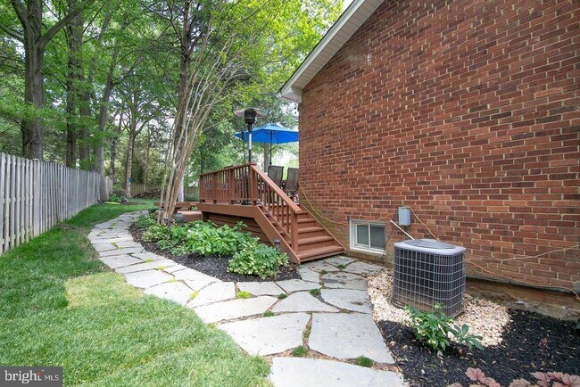 Foto del edificio - 8411 Morey Ln