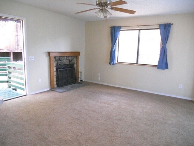 Building Photo - One Bedroom Home With Recent Updates