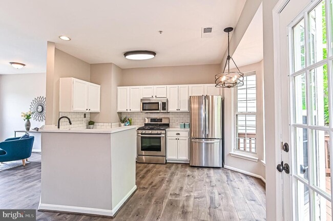 Building Photo - 1908 Mississippi Ave SE