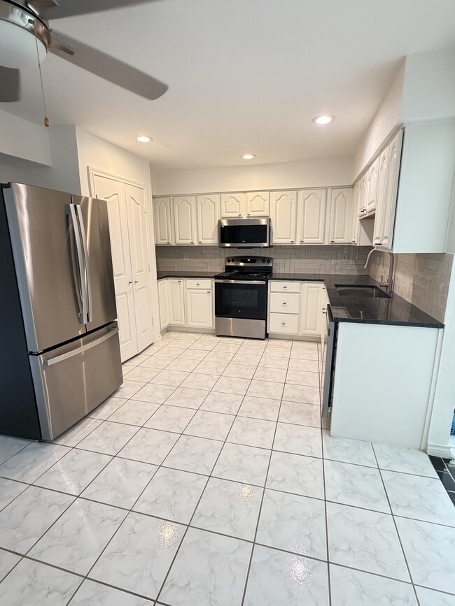 Building Photo - 2946 Las Campanas Dr