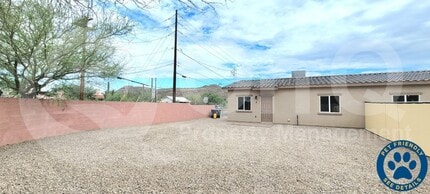 Building Photo - 972 W Silverlake Rd