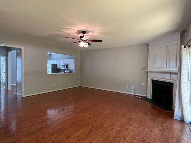 Building Photo - Terrific 3BD, 3BA Raleigh Townhome with Pa...