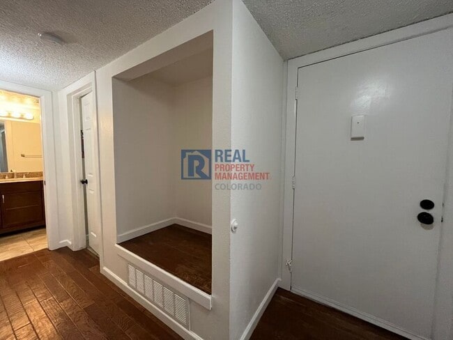 Foto del edificio - 6470 S Dayton St