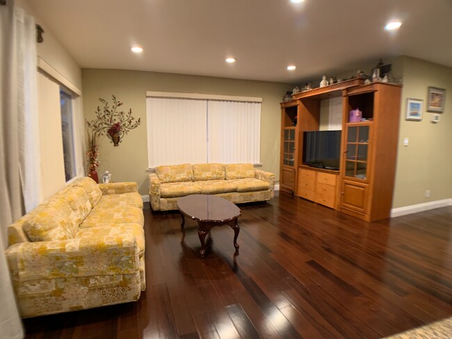 Building Photo - 3127 Stonybrook Dr