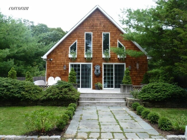 Building Photo - 9 Squaw Rd