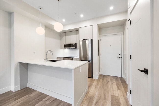 Building Photo - 45511-45511 Campus Dr