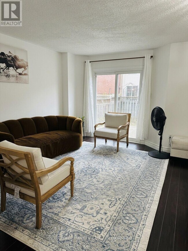 Photo du bâtiment - 5641 Cortina Crescent