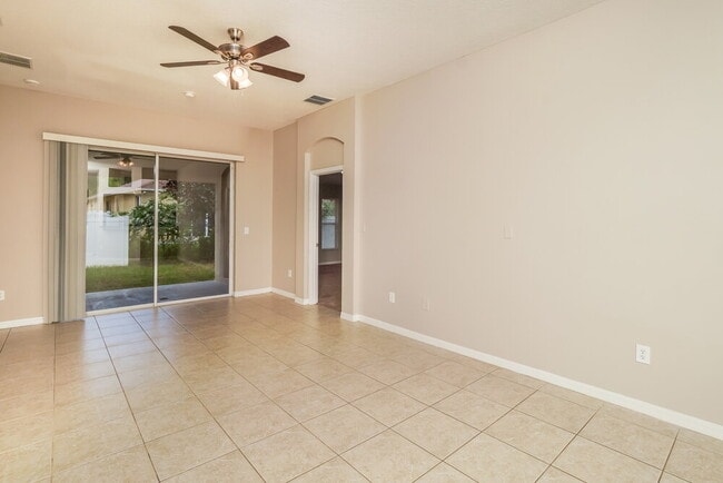 Foto del edificio - 15950 Leatherleaf Ln
