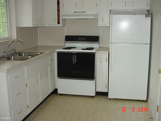 Building Photo - 3485 Ridgecliffe Dr