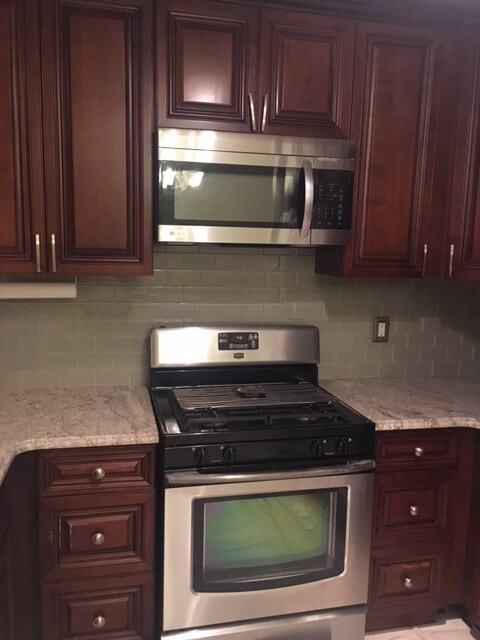 Kitchen - 816 New York Ave