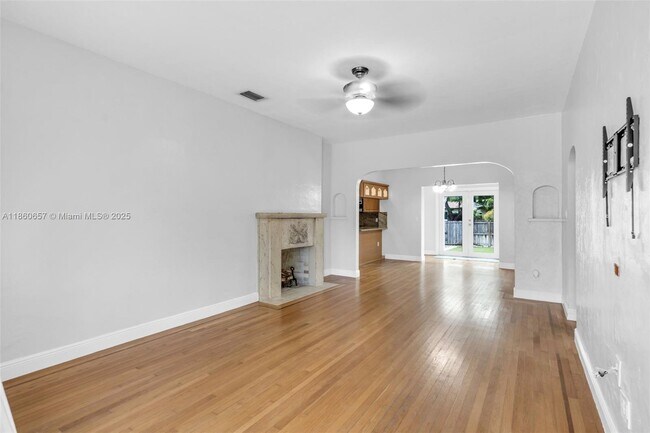 Building Photo - 1711 SW 14th Terrace