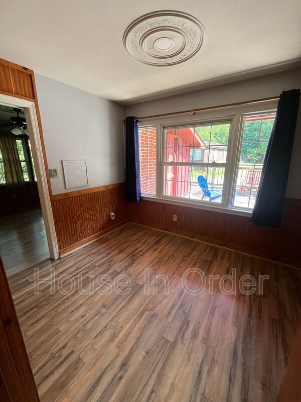 Foto del edificio - 54 Cottage Dr