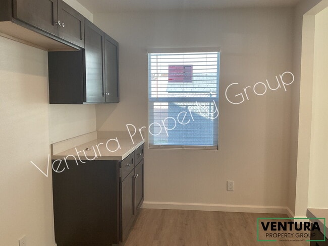 Building Photo - 831 S E St