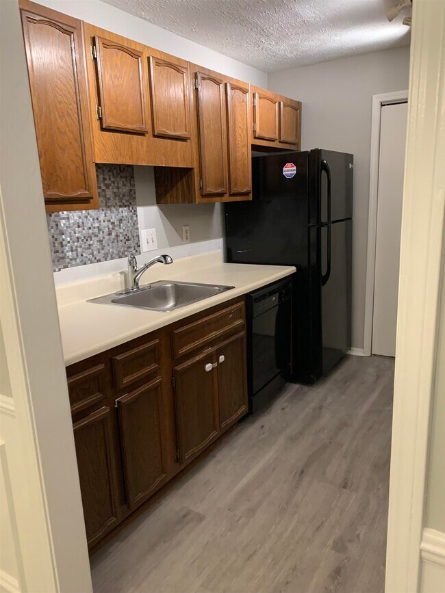 Foto del edificio - 1380 Brockett Pl