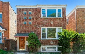 Building Photo - 5735 W Addison St