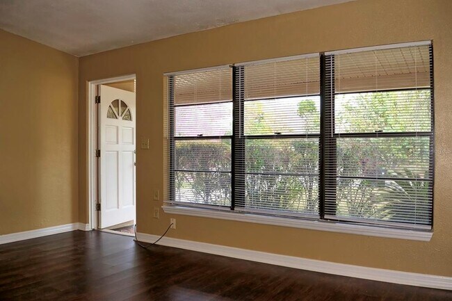 Foto del edificio - 882 Prim Dr