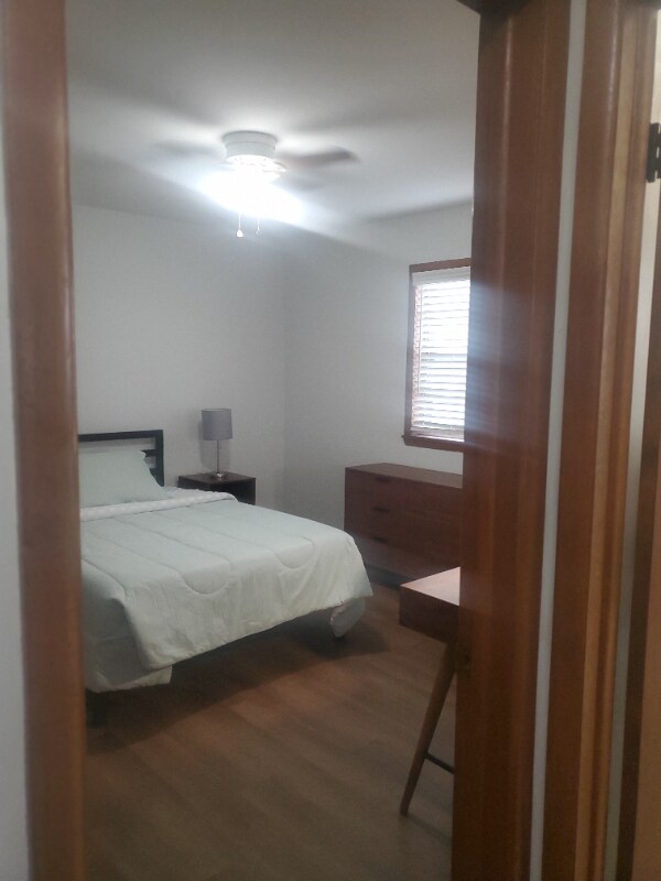 Building Photo - 1215 W Elm St