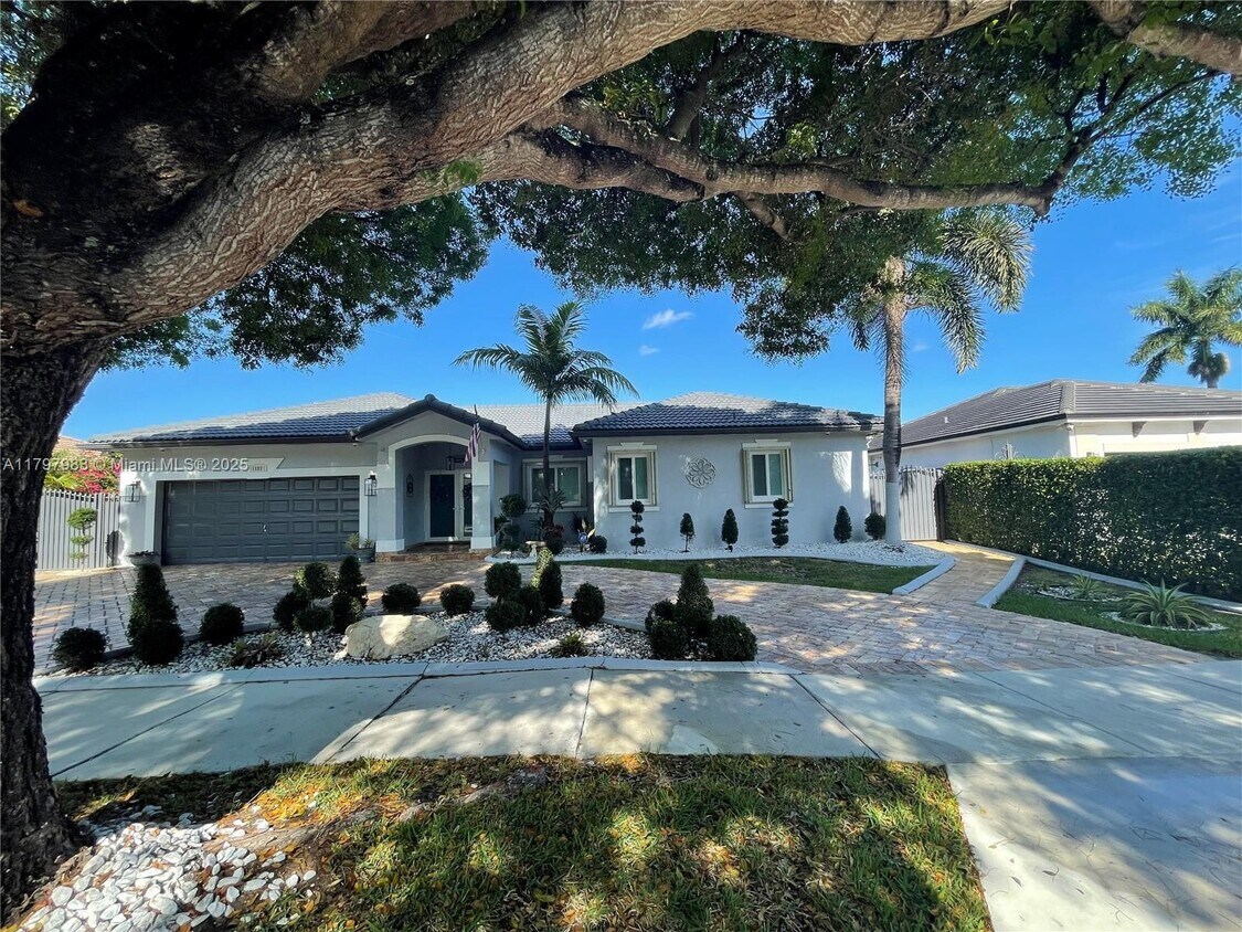 Primary Photo - 15957 NW 77th Pl