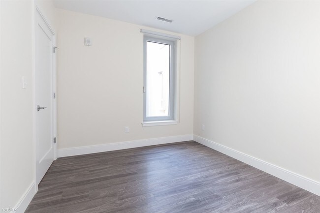 Building Photo - 3 br, 2 bath  - 1065 Tremont St # 506