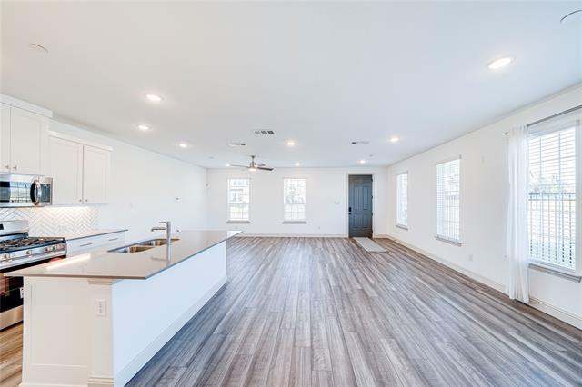 Building Photo - 8888 Samara St