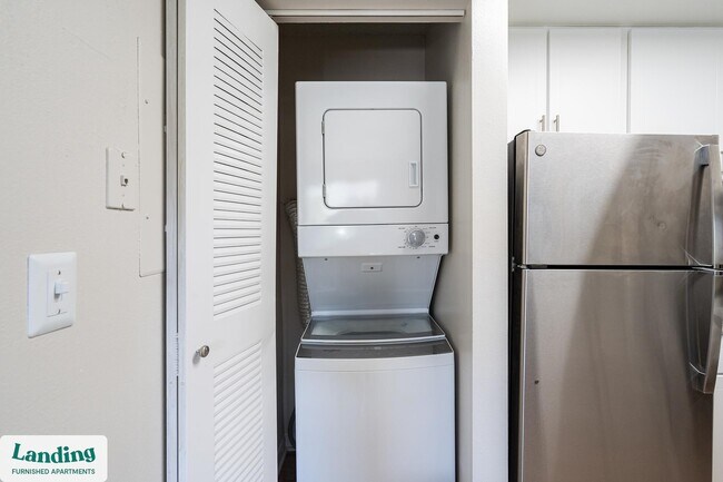 Foto del edificio - 1000 Palm Pl Dr NE