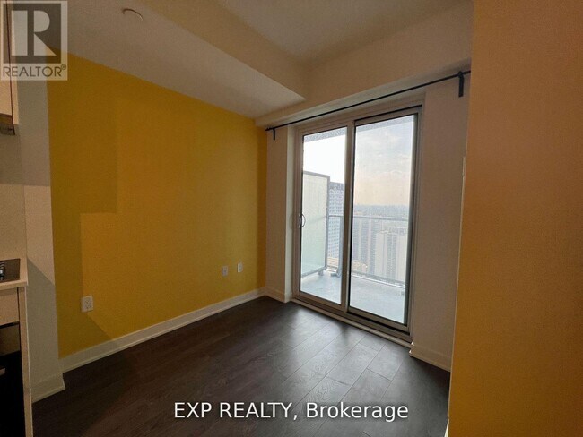 Photo du bâtiment - 195 Redpath Ave