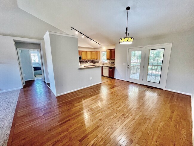 Building Photo - 160 Hunters Ridge