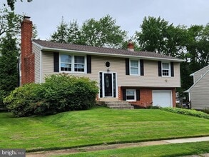 Building Photo - 2622 Boxwood Dr