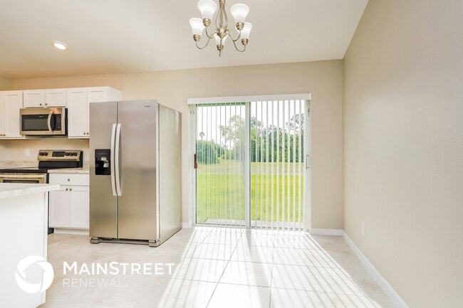 Foto del edificio - 2141 NW 18th Pl