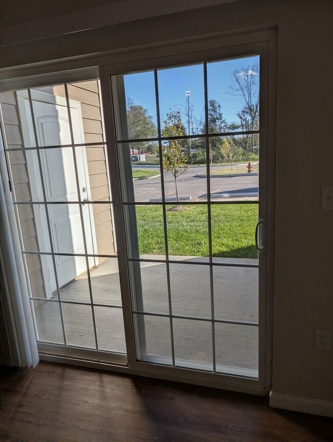 Building Photo - 117 Harmony Mdws Ct