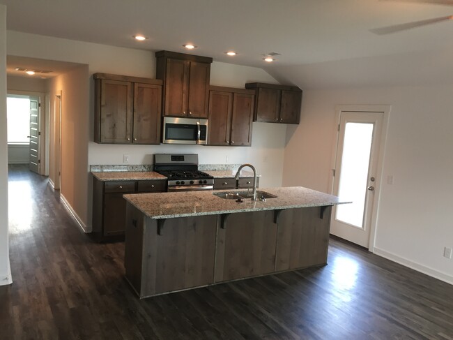 Kitchen - 2706 N Teresa Dr