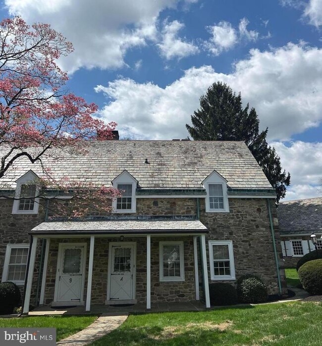 Building Photo - 3700 Albidale Dr