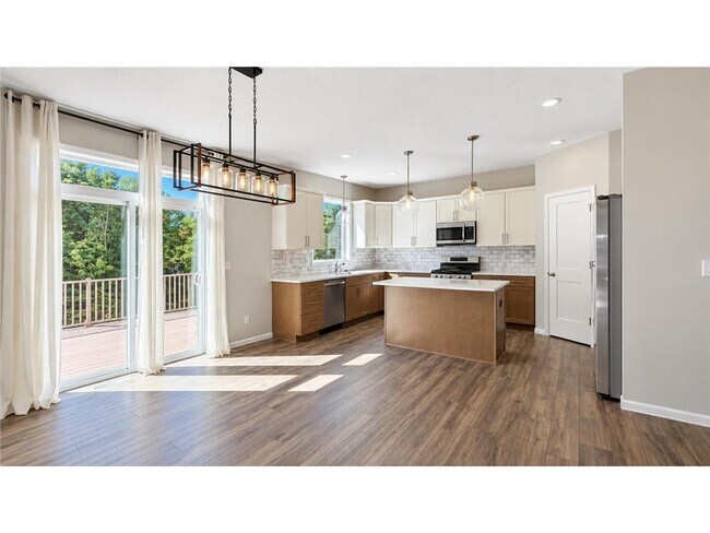 Foto del edificio - 5590 Upper 179th St W