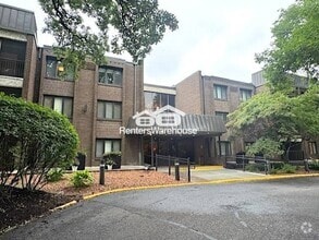Building Photo - 3412 Oak Ridge Rd
