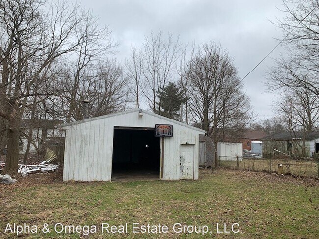 Building Photo - 4 br, 1 bath House - 564 Bowman St