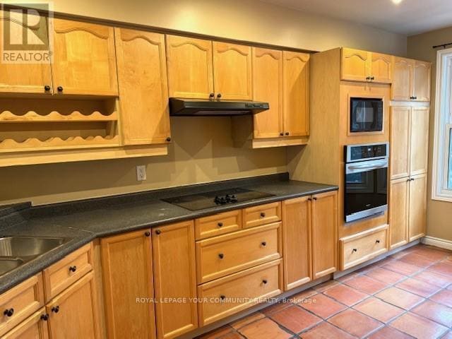 Photo du bâtiment - 32 Irwin Ave