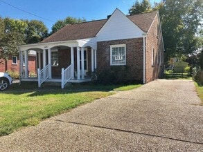 Building Photo - 1825 Hilliard Rd