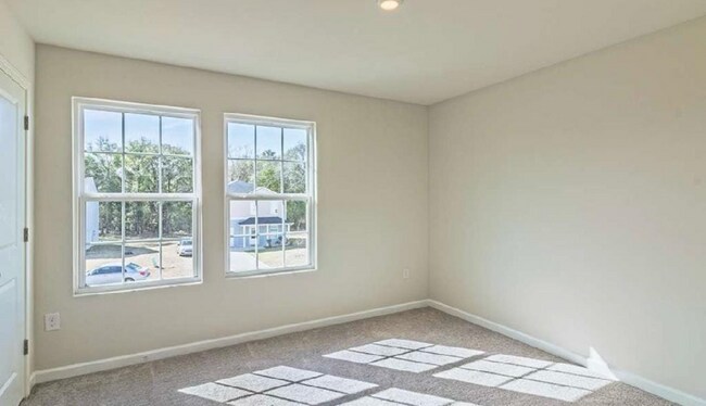 Building Photo - 209 Topaz Ln