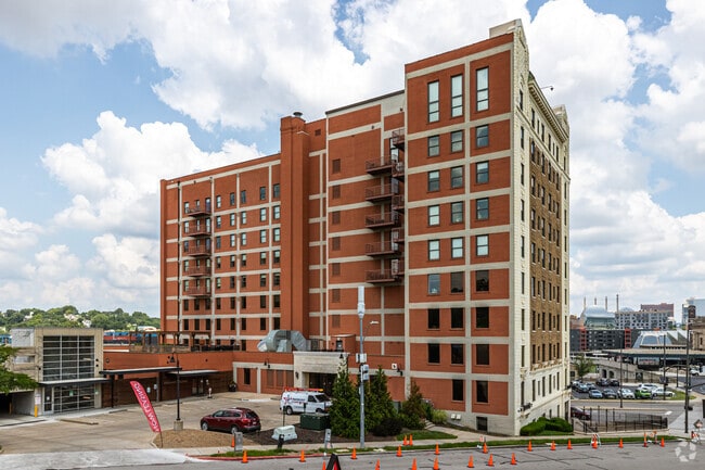 Building Photo - Pershing Lofts