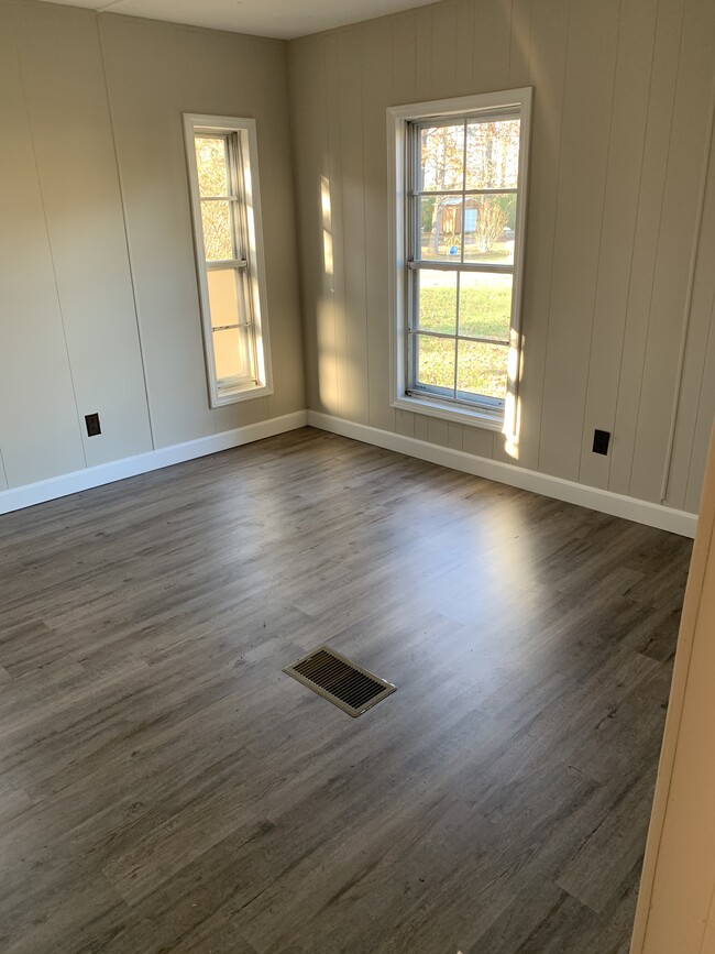Building Photo - 385 Maddox Loop