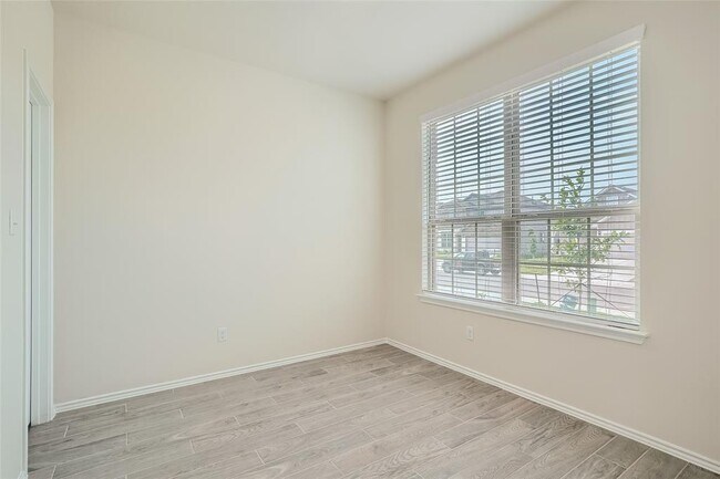Foto del edificio - 112 Bird Cherry Wy